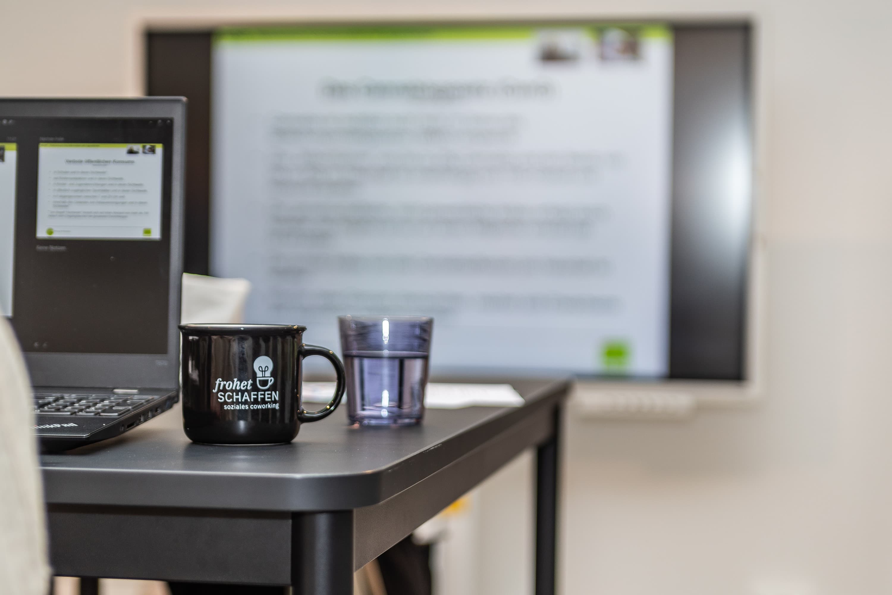 Frohet Schaffen — Sozialer Coworking Space mit Präsentation